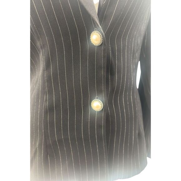 Frederick of Hollywood  Vintage Black Pinstripe Blazer with Satin Lapel and Pear - Picture 6 of 12